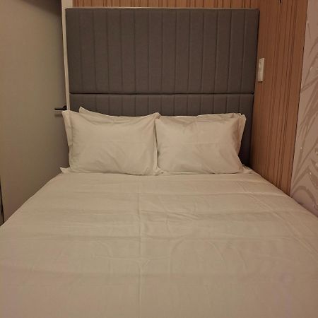 Brand New Hostel Anjos Lissabon Exterior foto